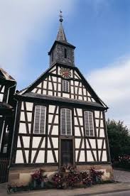 Bas Rhin Kuhlendorf Eglise A Colombages Cette Eglise A Pans De Bois Unique En Son Genre Dans La Region Alsac Colombage Eglise Architecture Traditionnelle