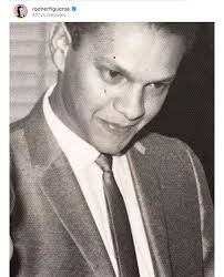 Rodner Figueroa continúa de viaje, pese a la muerte de su papá