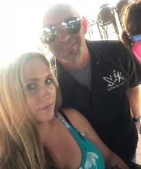 Anne Wilson performing "Strong" at this year's GMA Dove Awards! 🙏 Watch  the GMA Dove Awards