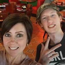 Danielle Edens (@warroomonwheels) • Instagram photos and videos