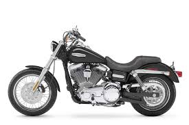 Dizi, kaliforniya'nın küçük bir kasabasında kanun adamlarına karşı kendi yasa dışı varlıklarını korumaya çalışan bir motorsiklet çetesi olan sons of anarchy motorcycle club ve etraflarında geçen olayları. A Closer Look At The Motorcycles From Sons Of Anarchy Truck Driver Lessons Heavy Transport Training