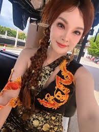 美美的妆🪭·美美的衣🐲 美美的安祈爾来自他们♥️ 服装照型💮 Micheal Ooi 🔸 化妆发型🪞 Chee Ing TAng  #安祈爾中华情缘个人专辑#古月照今尘