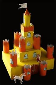 Papierburg basteln ritterfigur fur papierburg zum basteln designerspiele den gefalteten streifen zum papierblumen basteln in der mitte knicken und im knick mit einem band zusammenbinden / basteln mit kindern anleitungen vorlagen geolino. Tolle Burg Aus Klorollen Basteln Klopapierrollen Basteln Basteln Toilettenrolle Basteln