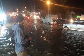 Terjawab • terverifikasi oleh ahli. Cerita Pelajar Smp Meraup Berkah Dari Banjir Kahatex Yang Lumpuhkan Jalan Bandung Garut Halaman All Kompas Com