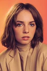 Maya Hawke 2025: Boyfriend, net worth, tattoos, smoking & body measurements 
