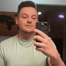 Guy Sexton's Instagram, Twitter & Facebook