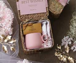 Affordable Wedding Gift Set Pink Theme Wedding Favors For Bridesmaid And Groomsmen In 2020 Wedding Gift Set Affordable Wedding Gift Luxury Wedding Gifts