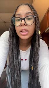 First time w braids, indeed do not know how to act😭👋 #fyp #afrolatina  #curlyhair #edwinhonoret