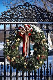 Christmas wreaths, no matter outside or inside you hang them, create a special atmosphere. Pin On Wrought Iron