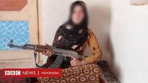 Katanya, persetujuan israel terhadap gencatan senjata selepas melakukan tindak balas yang sangat tidak seimbang terhadap gaza tidak melepaskan mereka daripada tanggungjawab jenayah perang. Cerita Gadis Afghanistan Yang Angkat Senapan Ak 47 Demi Membela Keluarganya Bbc News Indonesia