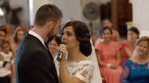 ¡entra y haz el mejor regalo! Novia Sorprende A Novio Cantando En Plena Boda Youtube