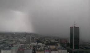 Setki wyładowań na minutę filmy. Nad Warszawa Wielka Burza On Patrzy Z Okna Nagle Wie Ze Popelnil Straszliwy Blad