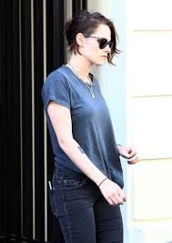 Here S To Heat Wave Hair That Works From Kristen Stewart S Short Crop To Joan Smalls S Easy Bun Kristen Stewart Hair Kristen Stewart Style Kristen Stewart