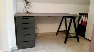 Palette Ikea Holzbock Ikea Alex Industrial Do It Yourself Tischplatte Aus Palettenholz Gebeizt Grau Holzbock Palettenholz Bauen Mit Holz