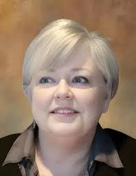 Elaine Hooper's Instagram, Twitter & Facebook