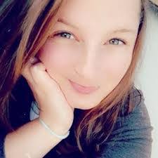 Dana Grabowski's Instagram, Twitter & Facebook