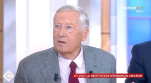 Photo C  vous : tensions sur le plateau Alain Duhamel tire  boulets ...