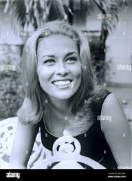 Dunaway hi-res stock photography and images