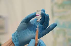 Auch in einer neuen analyse schätzt die ema die vorteile von astrazeneca höher ein als die risiken. Coronavirus In Baden Wurttemberg Termin Fur Zweitimpfung Nach Astrazeneca Bleibt Gultig Baden Wurttemberg Stuttgarter Zeitung