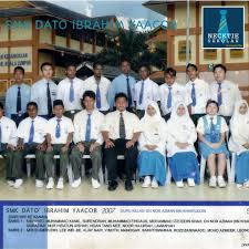 Yaacob ibrahim was appointed as the minister in charge of cyber security and created the cyber security agency (csa). Necktie Sekolah Cantik Facebook