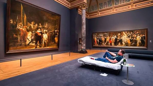 Dutch man sleeps with Rembrandt's The Night Watch