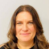 Megan Olinger's Instagram, Twitter & Facebook