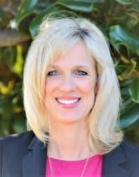 Kari Russo's Instagram, Twitter & Facebook