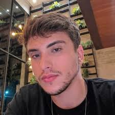 Michele Pires 🦋 (@mipirees)