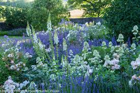 Marianne Majerus Garden Images
