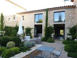 Mas Pampari In Luberon Villas A Louer A Bonnieux Provence Alpes Cote D Azur France En 2020 Maison En Pierre Facade Maison Maison A Louer
