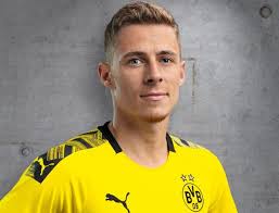 Thorgan hazard ziet dat graag gebeuren. Thorgan Hazard To Miss Several Weeks With Injury