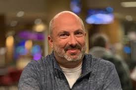 Vig Rivers Full House; Gets Paid by Sell