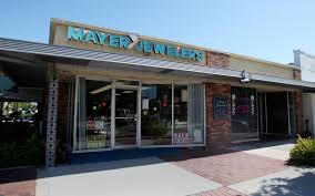 Independent Lake Wales Jeweler Has Loyal Customer Base