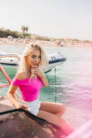My natural hair color is dark blonde also. How To Bleach Your Hair Like A Boss Platinum Blonde Tips