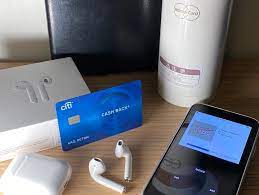 Airpods pro 是一款非常輕巧的降噪耳機，可隔絕環境噪音，使你專注於正在聆聽的內容。 airpods pro 運用外向式麥克風與內向式麥克風這兩個麥克風，帶來出色的降噪功能。 透過不斷調節適應你耳朵的幾何構造和耳塞套的貼合度，「主動式降噪」功能可降低周遭環境聲音，讓. ç›®å‰æœ€å¼·æ–°æˆ¶æ»¿é¡ç¦® èŠ±æ——ç¾é‡'å›žé¥‹plus å¡æ–°æˆ¶æ»¿é¡ç¦®é€airpods 2 è€³æ©Ÿ é«˜ç¿é¨°çš„ç'°æ—…æ¼«éŠ