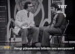 Üniversitede sanat tarihi bölümünden mezun. Trt Arsiv Doktor Bey Sizi Kendime Yakin Buluyorum Facebook