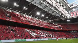 ˈʔaɪntʁaxt ˈfʁaŋkfʊʁt) is a german professional sports club based in frankfurt, hesse, that is best known for its football club, currently playing in the bundesliga, the top tier of the german football league system. Eintracht Frankfurt Bei Ajax Amsterdam 9000 Fans Durften Ins Stadion Bundesliga Bild De