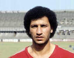 محمود الخطيب لاعب الكرة الشهير. Ù…Ø­Ù…ÙˆØ¯ Ø§Ù„Ø®Ø·ÙŠØ¨ Ø£Ø³Ø·ÙˆØ±Ø© Ø§Ù„Ø£Ù‡Ù„ÙŠ ÙˆØªØ§Ø±ÙŠØ® Ø­Ø§ÙÙ„ Ø¨Ø§Ù„Ø¥Ù†Ø¬Ø§Ø²Ø§Øª Ø¨ÙˆØ§Ø¨Ø© Ø§Ù„Ø´Ø±ÙˆÙ‚ Ù†Ø³Ø®Ø© Ø§Ù„Ù…ÙˆØ¨Ø§ÙŠÙ„