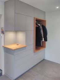 Wand garderobe holz modern flur möbel kleider haken palettenmöbel wandpaneele 3d. Garderobe Modern