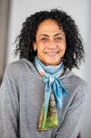 Linda Malo's Instagram, Twitter & Facebook