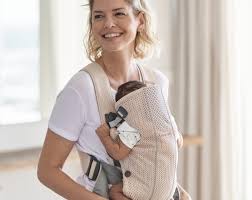 Excellent back support and an adjustable chest strap, this is designed for maximum comfort. Best Baby Carriers For Babywearing In Singapore Honeykids Asia
