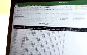 Contractele românilor vor fi modificate de la 1 ianuarie 2018, odată cu transferul contribuţiilor, iar condica de prezenţă va fi obligatorie. Condica De PrezenÈ›Äƒ A AngajaÅ£ilor Este Sau Nu Obligatoriu SÄƒ O DeÈ›ii Asa AratÄƒ O FisÄƒ De Pontaj Aici Model Pdf Impact