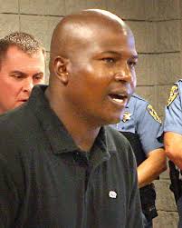 Officers ID Milwaukee man found in lake