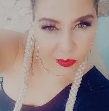 Julissa Nieves's Instagram, Twitter & Facebook