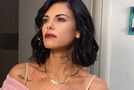 Bianca guaccero diventa protagonista della sce4na grazie al cambio look. Bianca Guaccero Ai Fan Questo Periodo Ci Lascia Un Insegnamento