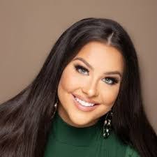 Laney Edwards's Instagram, Twitter & Facebook