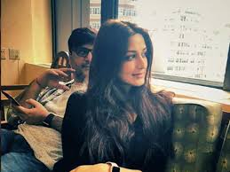 Priyanka chopra appeared to lighten her ends after returning from her caribbean honeymoon with nick jonas. Sonali Bendre Sonali Bendre Unveils Her New Look Thanks Priyanka Chopra For The Idea The Economic Times
