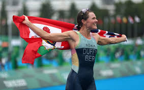 The double triathlon world champion dominated the run to win her . 53zchzlz7wvb9m