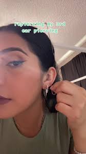 la belleza cuesta lol #piercing #teatreeoil #yikes #lol