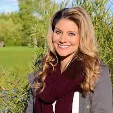 Meet Ashlyn George - Travel Writer